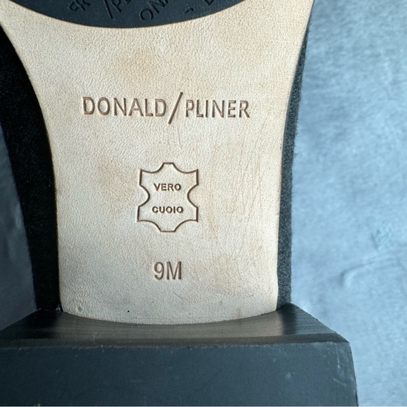 Donald Pliner Daved-Me Bootie - Picture 10 of 10